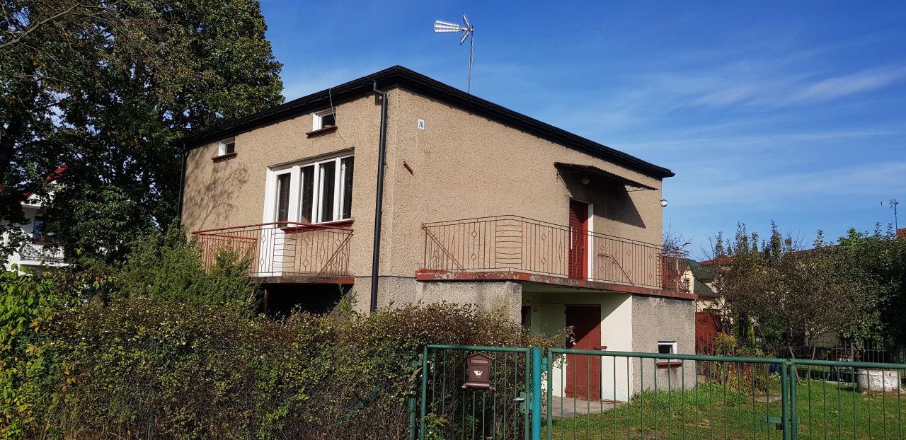 dom wolnostojący, 2 pokoje Poraj, ul. Kolejowa. Zdjęcie 1