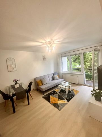 Mieszkanie 2-pokojowe Gdynia Karwiny, ul. Poli Gojawiczyńskiej. Zdjęcie 1