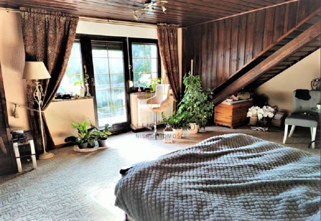 dom wolnostojący, 6 pokoi Chrząstawa Wielka. Zdjęcie 9