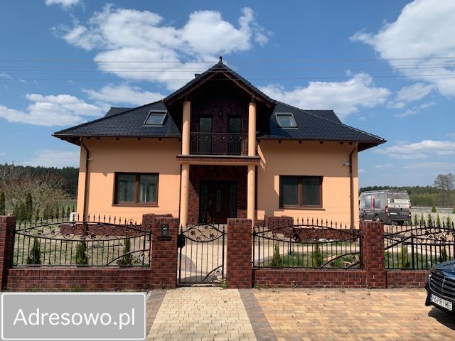 dom wolnostojący, 6 pokoi Luboradów. Zdjęcie 1