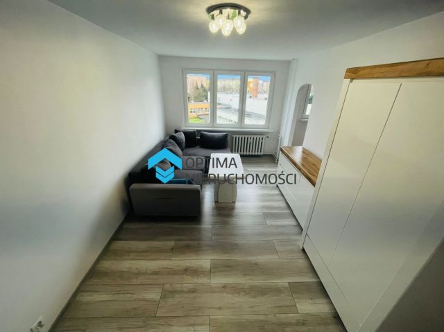 Mieszkanie 2-pokojowe Jelenia Góra Zabobrze, ul. Mieczysława Karłowicza. Zdjęcie 2