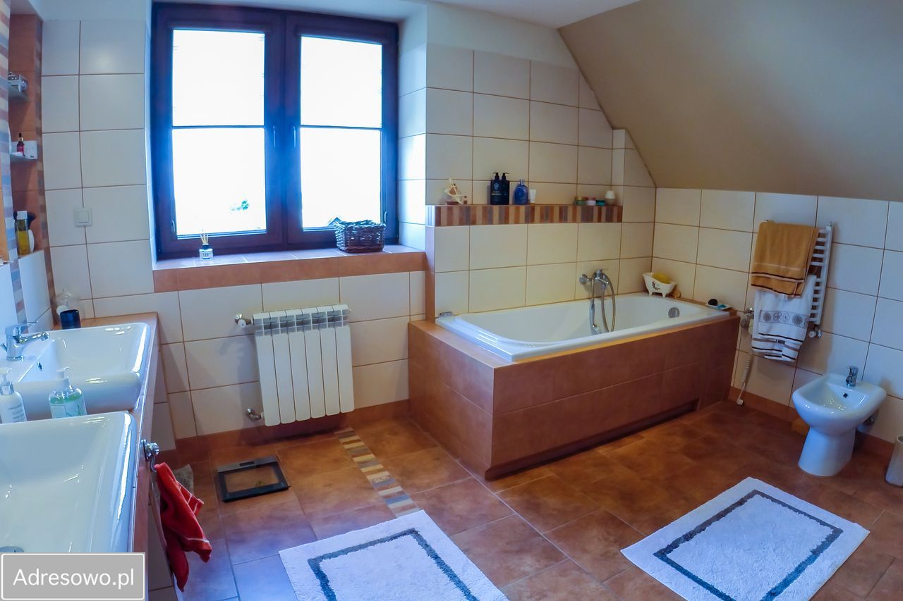 dom wolnostojący, 7 pokoi Libertów. Zdjęcie 17