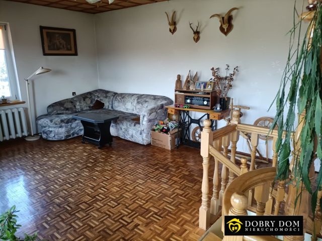 dom wolnostojący, 5 pokoi Poświętne. Zdjęcie 5