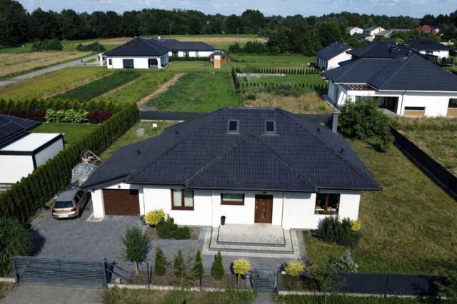 dom wolnostojący, 4 pokoje Mała Nieszawka, Bukowa. Zdjęcie 1