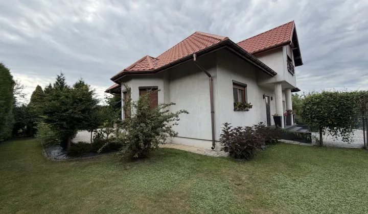 dom wolnostojący, 5 pokoi Dąbrowa