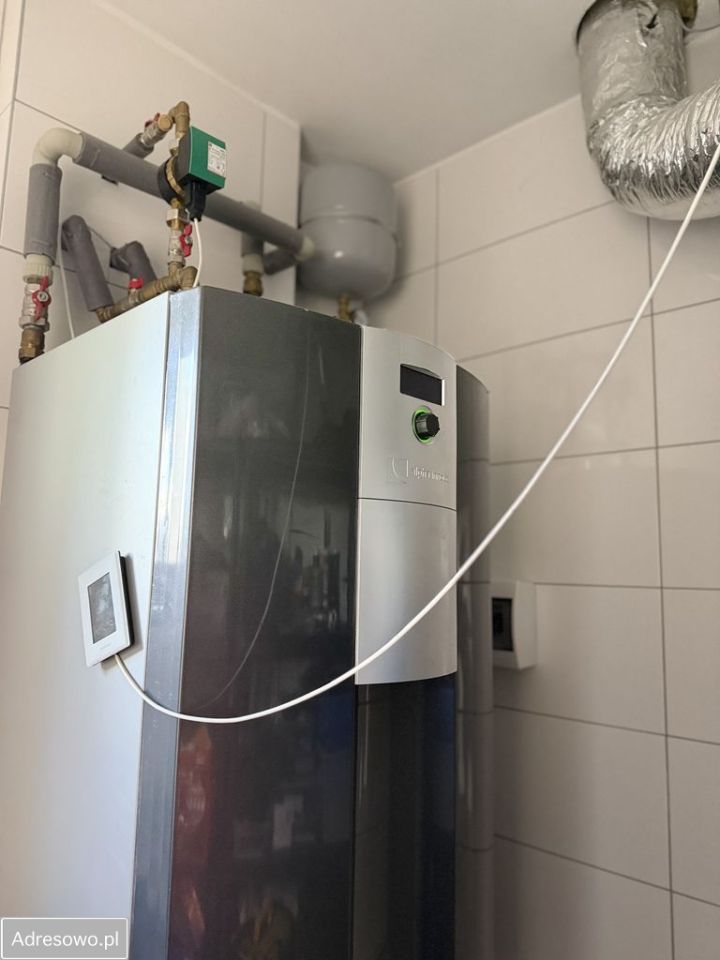 dom wolnostojący, 5 pokoi Świerzna. Zdjęcie 12