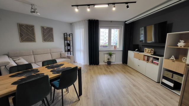 Mieszkanie 3-pokojowe Ełk, ul. Juliana Tuwima. Zdjęcie 1