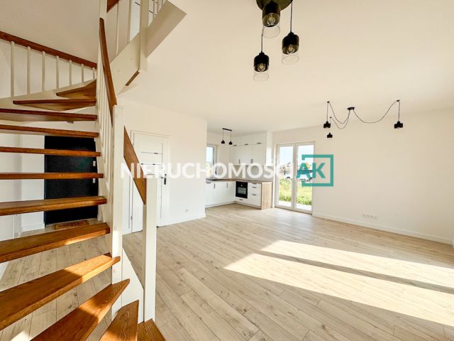 bliźniak, 3 pokoje Wola Podłężna, ul. Pigwowa. Zdjęcie 2