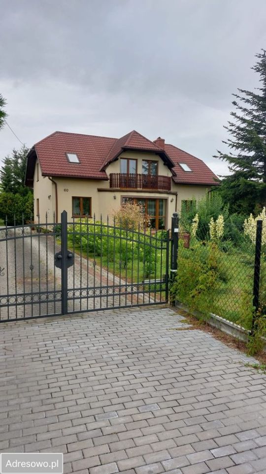 dom wolnostojący, 6 pokoi Poradów. Zdjęcie 1
