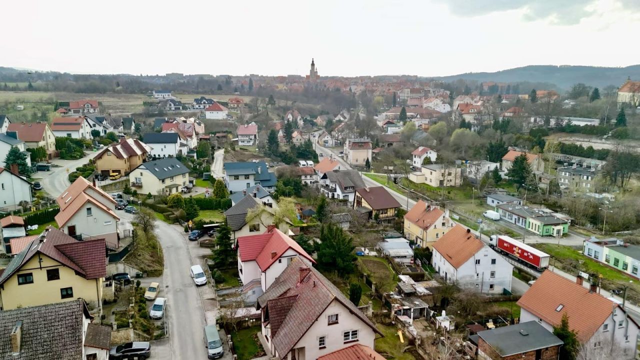 dom wolnostojący, 5 pokoi Złotoryja, ul. Bohaterów Monte Cassino. Zdjęcie 2
