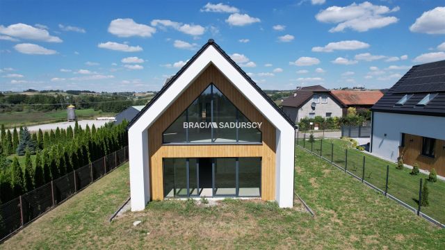 dom wolnostojący, 4 pokoje Karniów. Zdjęcie 1