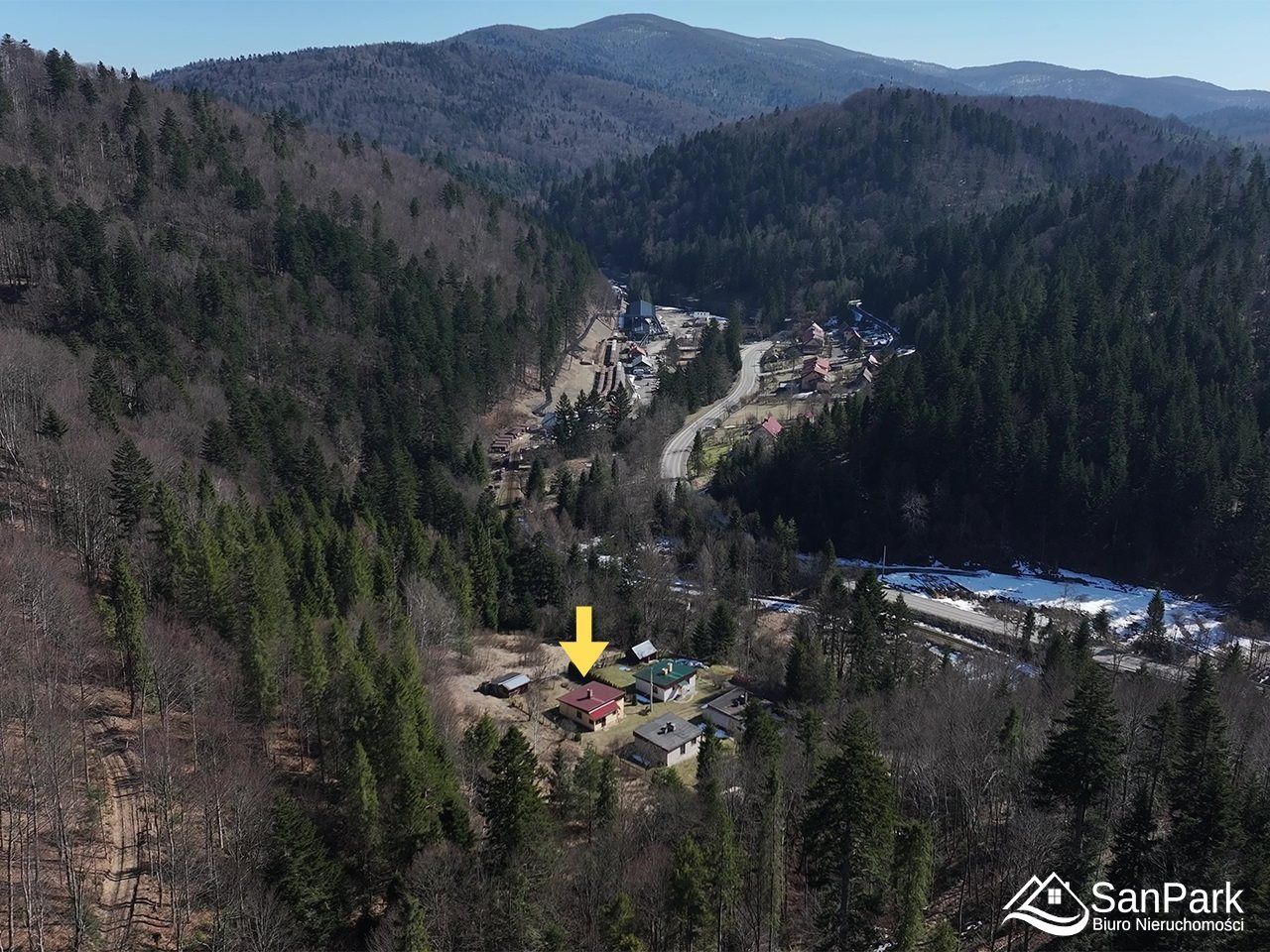 dom wolnostojący, 3 pokoje Żubracze. Zdjęcie 2