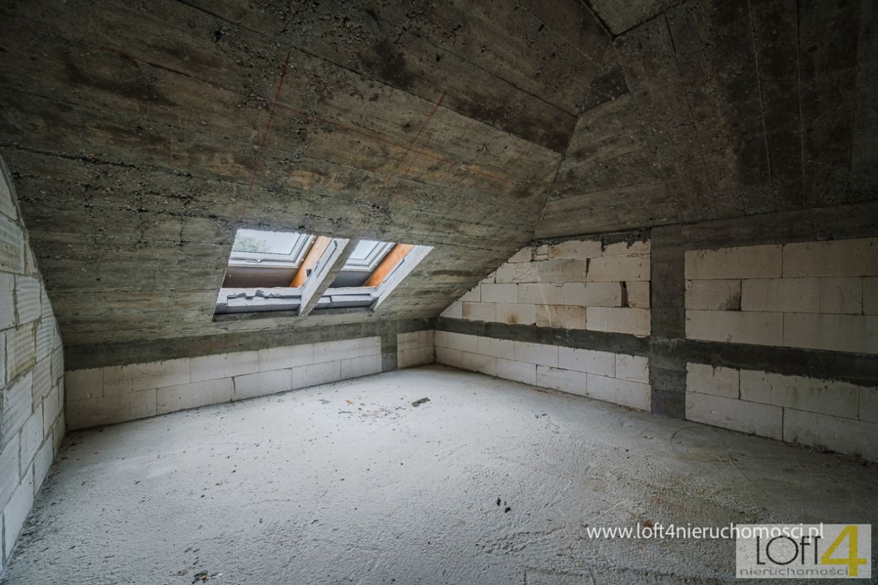 dom wolnostojący, 5 pokoi Burzyn. Zdjęcie 12