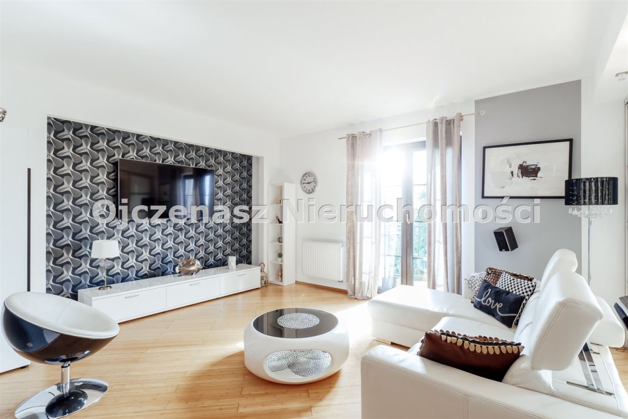 Mieszkanie 3-pokojowe Niemcz. Zdjęcie 1