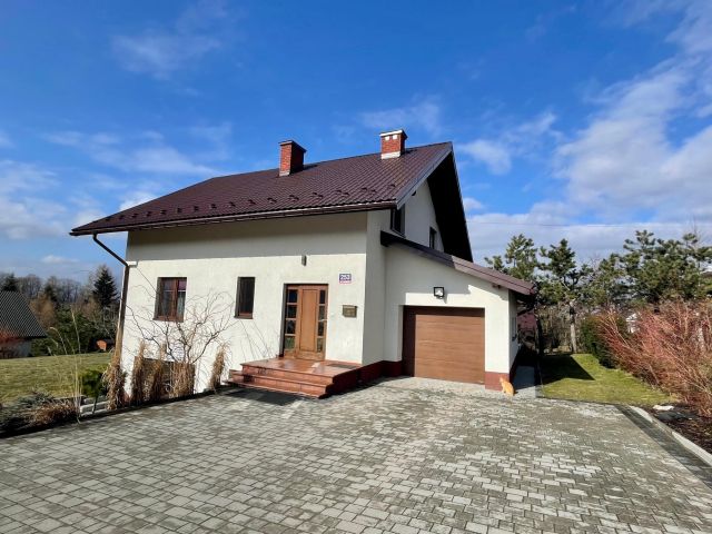 dom wolnostojący, 6 pokoi Łazy Biegonickie. Zdjęcie 1