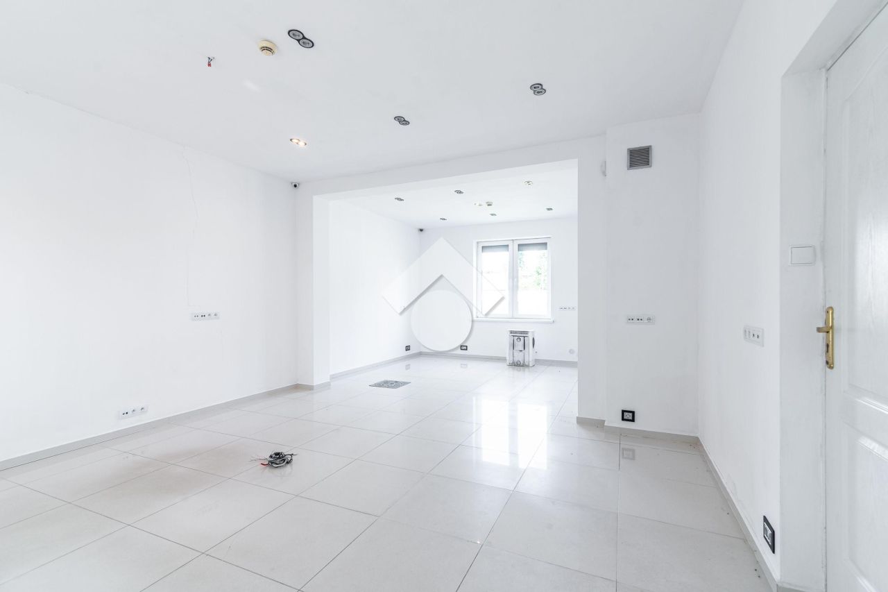 Lokal Kraków Podgórze Duchackie, ul. gen. Henryka Kamieńskiego. Zdjęcie 4