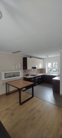 dom wolnostojący, 3 pokoje Morawica Bory. Zdjęcie 1