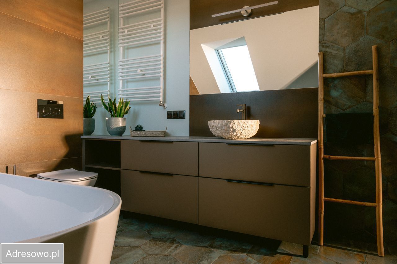 Mieszkanie 4-pokojowe Jelenia Góra Cieplice Śląskie-Zdrój, ul. Walerego Wróblewskiego. Zdjęcie 2