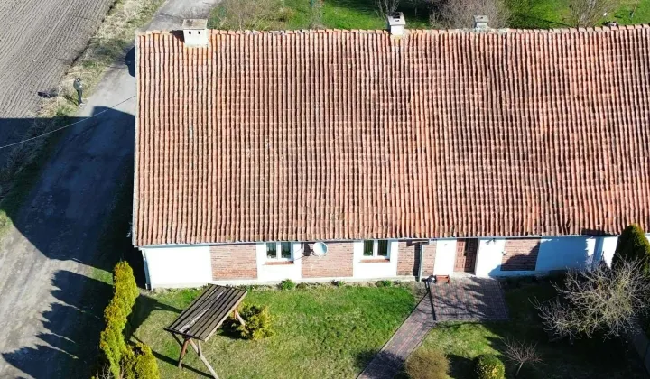 budynek wielorodzinny, 6 pokoi Romankowo