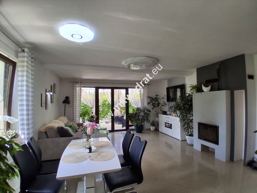 dom wolnostojący, 4 pokoje Many. Zdjęcie 2