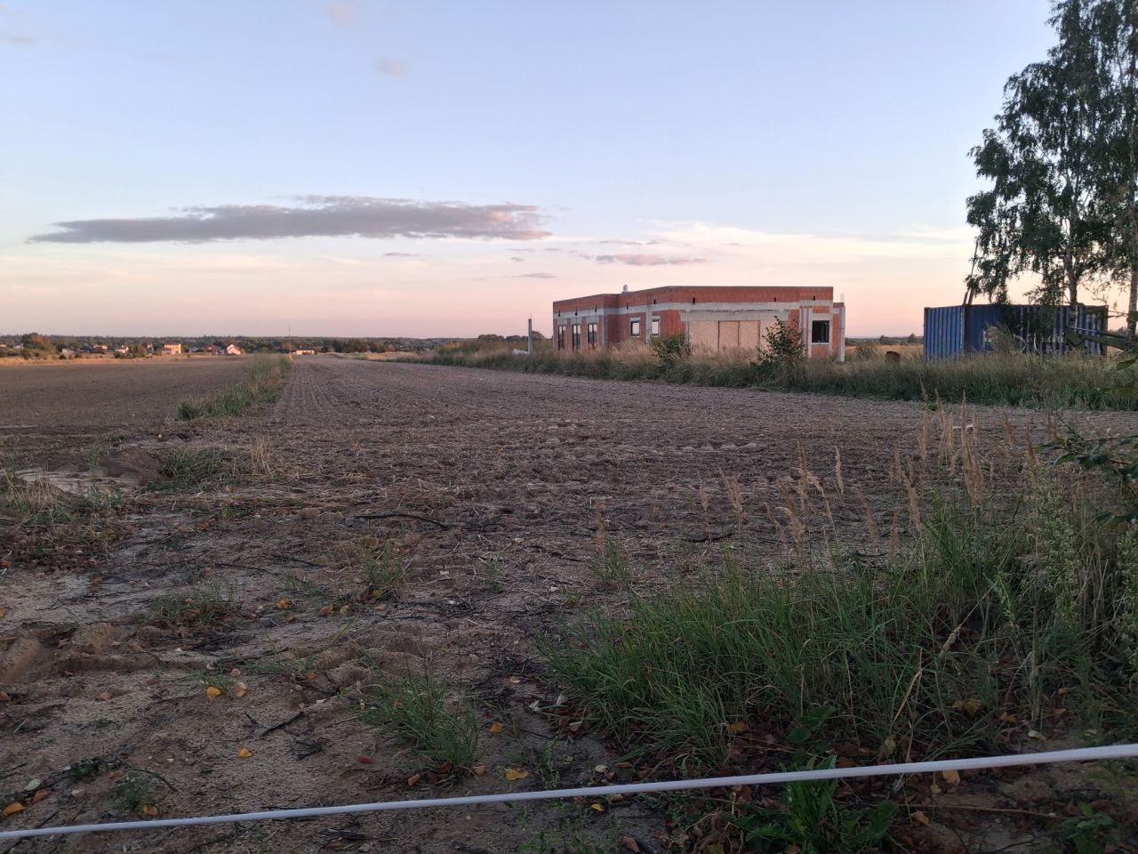 Działka budowlana Strzałków, ul. Broniewskiego. Zdjęcie 1