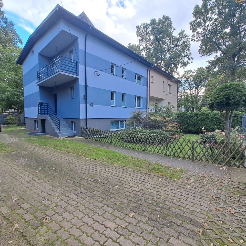bliźniak Milanówek, ul. Prosta. Zdjęcie 1