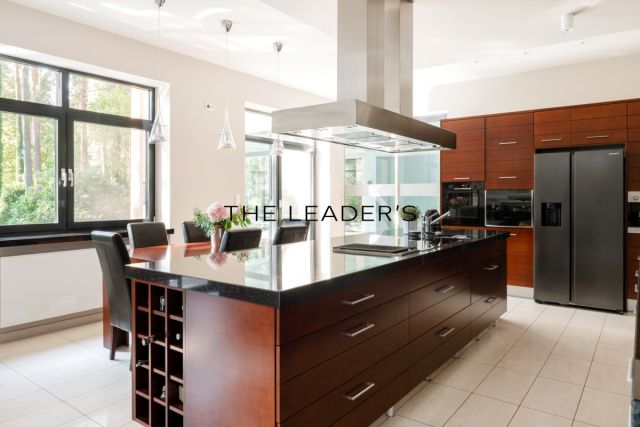 dom wolnostojący, 12 pokoi Konstancin-Jeziorna, ul. Oborska. Zdjęcie 17