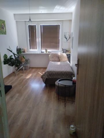 Mieszkanie 3-pokojowe Wadowice, os. Pod Skarpą. Zdjęcie 1