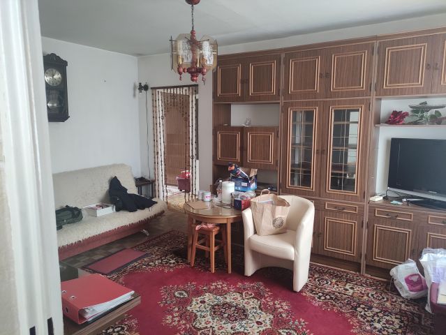 Mieszkanie 3-pokojowe Łódź Dąbrowa, ul. Zbaraska. Zdjęcie 1