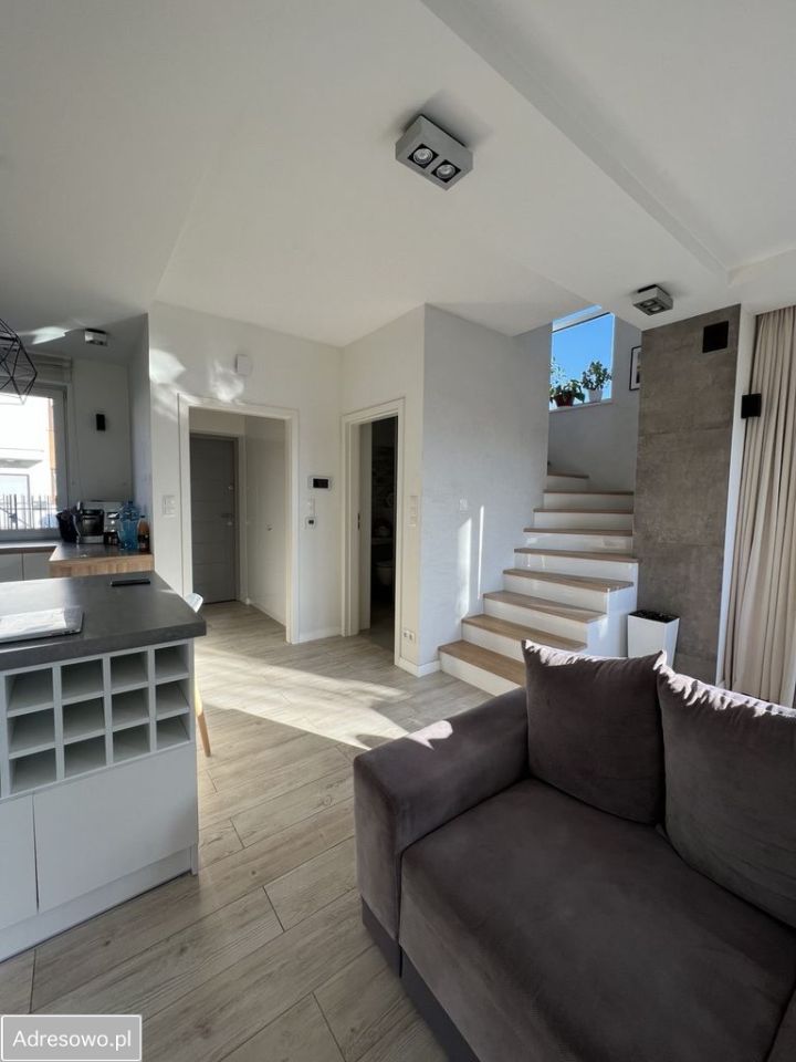 bliźniak, 3 pokoje Łomianki Dolne, ul. Kościelna Droga. Zdjęcie 9