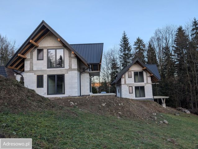 dom wolnostojący, 8 pokoi Grywałd, ul. Pod Tylką. Zdjęcie 1