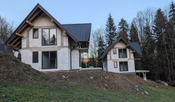 dom wolnostojący, 8 pokoi Grywałd, ul. Pod Tylką