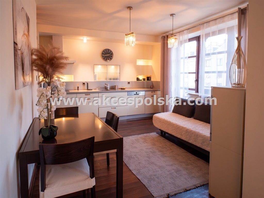 Mieszkanie 3-pokojowe Warszawa Śródmieście, ul. Sapieżyńska. Zdjęcie 1