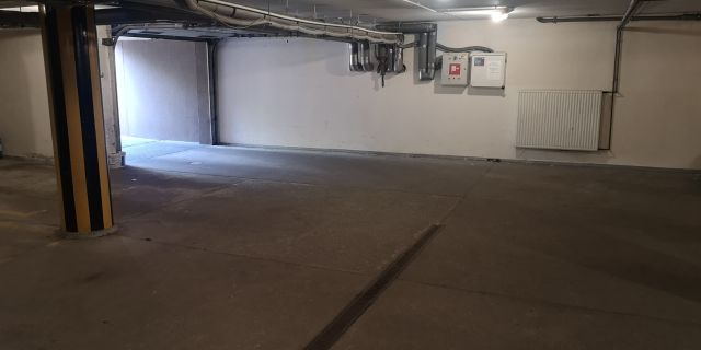 Garaż/miejsce parkingowe Poznań Winogrady, ul. Słowiańska. Zdjęcie 1