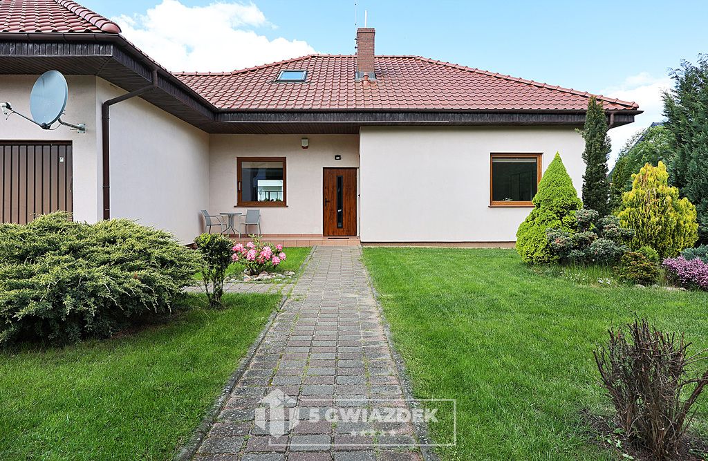 dom wolnostojący, 5 pokoi Szczecinek, ul. Marii Dąbrowskiej. Zdjęcie 2