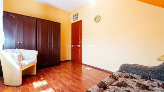 dom wolnostojący, 4 pokoje Brzeźnica. Zdjęcie 13