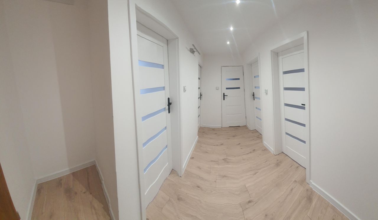 Mieszkanie 3-pokojowe Żabice. Zdjęcie 2