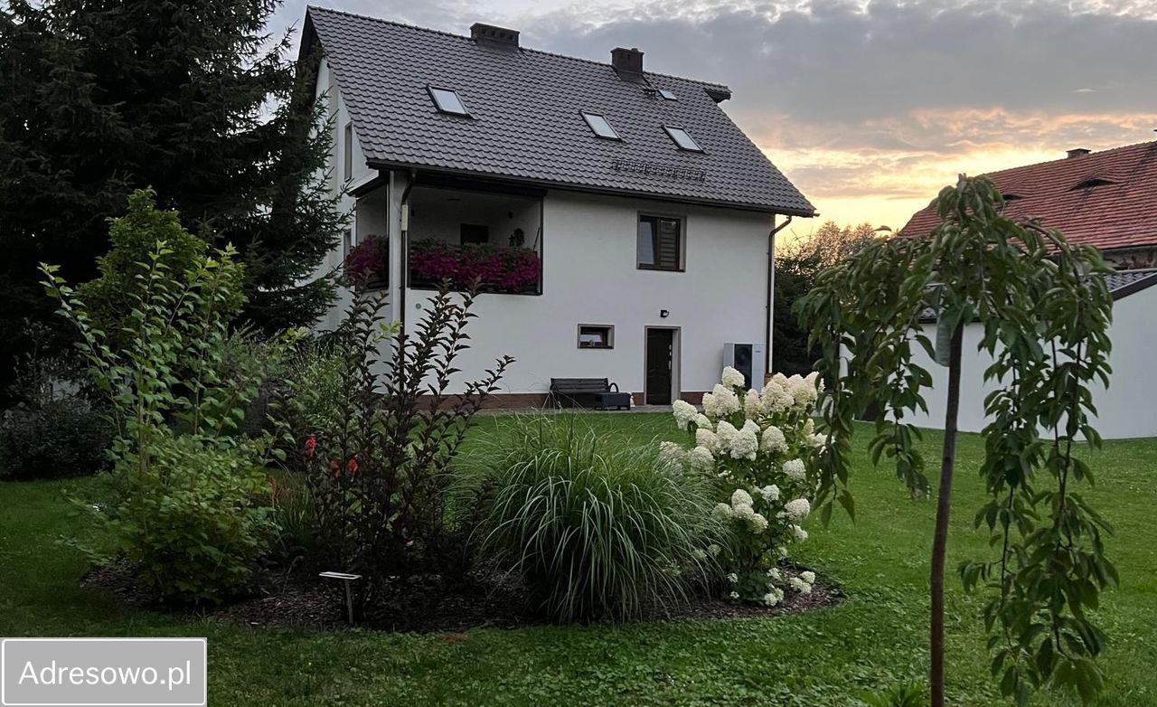 dom wolnostojący, 8 pokoi Grodziszcze. Zdjęcie 3