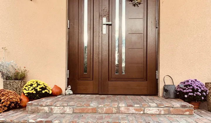 dom wolnostojący, 4 pokoje Huta Żabiowolska, Główna