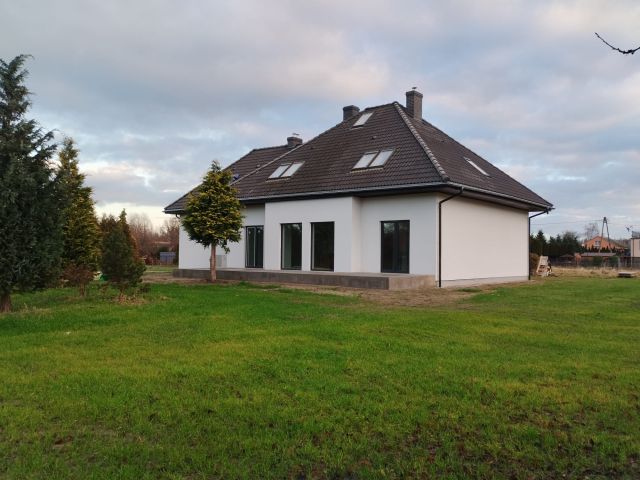 dom wolnostojący, 5 pokoi Piaskowiec. Zdjęcie 1