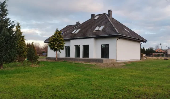 dom wolnostojący, 5 pokoi Piaskowiec