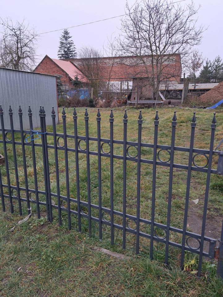 Mieszkanie 3-pokojowe Biskupice. Zdjęcie 3