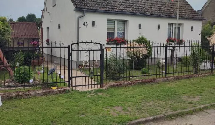 dom wolnostojący, 6 pokoi Toporzyk