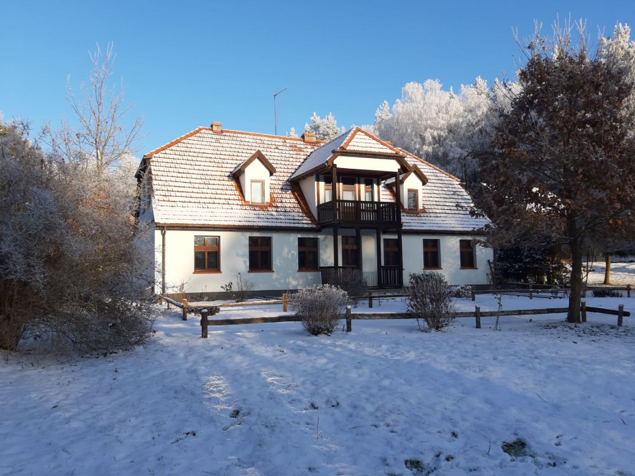 dom wolnostojący, 4 pokoje Domyśl. Zdjęcie 1