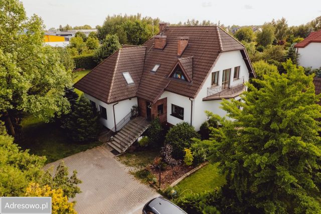 dom wolnostojący, 9 pokoi Konopnica. Zdjęcie 1