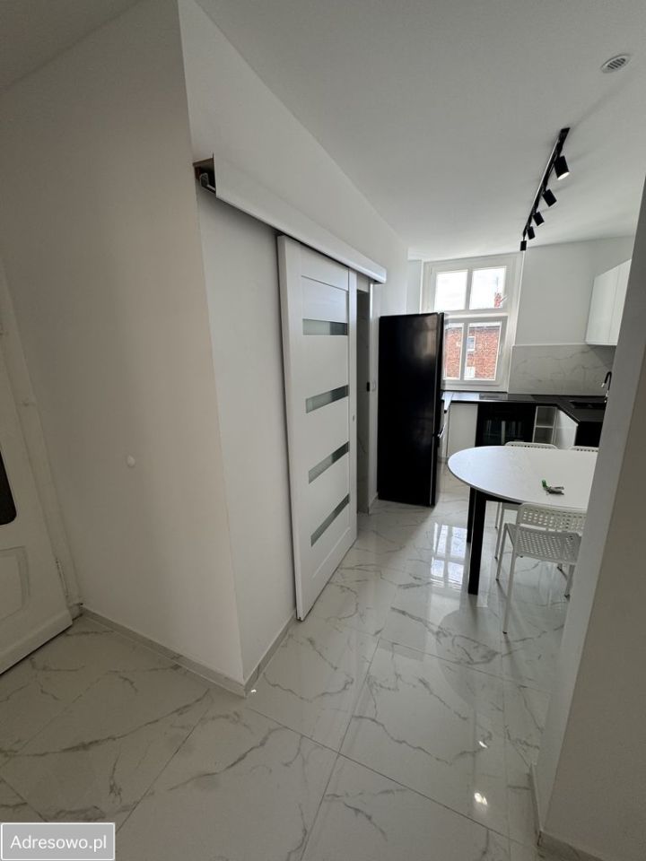 Mieszkanie 3-pokojowe Bytom Śródmieście, ul. Antoniego Józefczaka. Zdjęcie 4