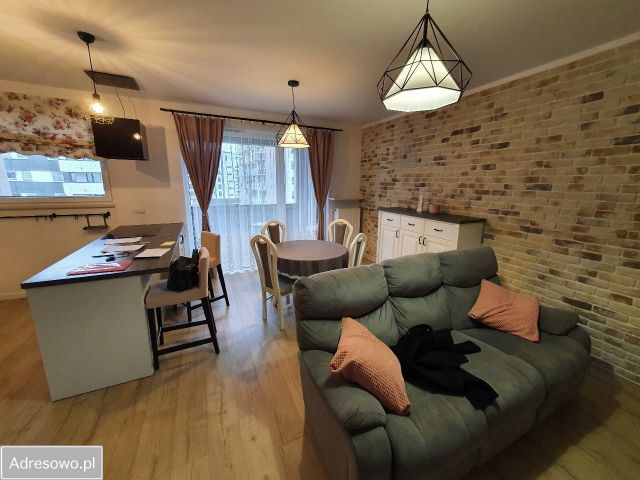 Mieszkanie 3-pokojowe Warszawa Ursus, ul. Tadeusza Hennela. Zdjęcie 1