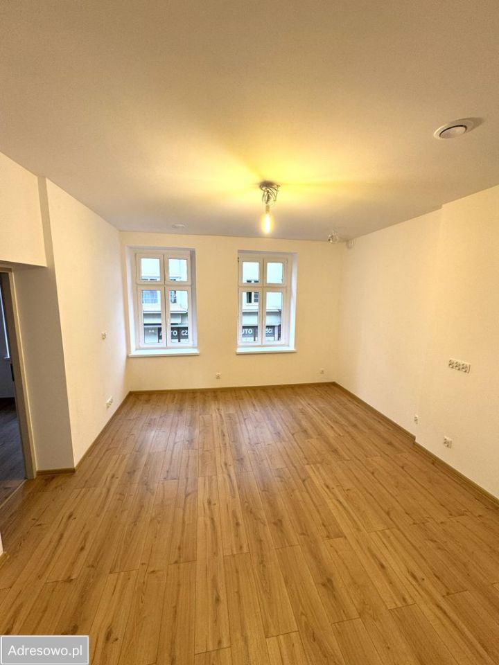 Mieszkanie 3-pokojowe Jelenia Góra Centrum, ul. Wolności. Zdjęcie 1