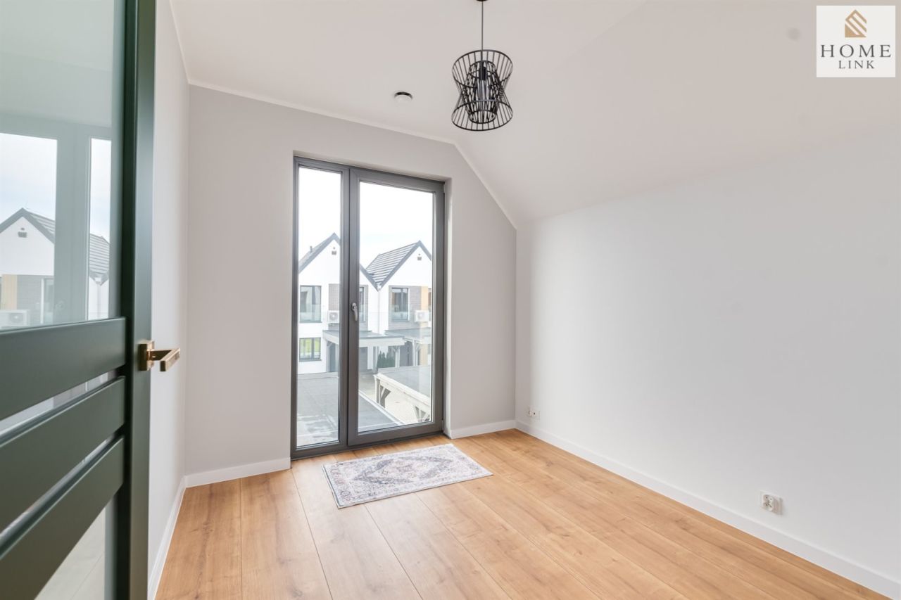 dom szeregowy, 4 pokoje Różnowo. Zdjęcie 10