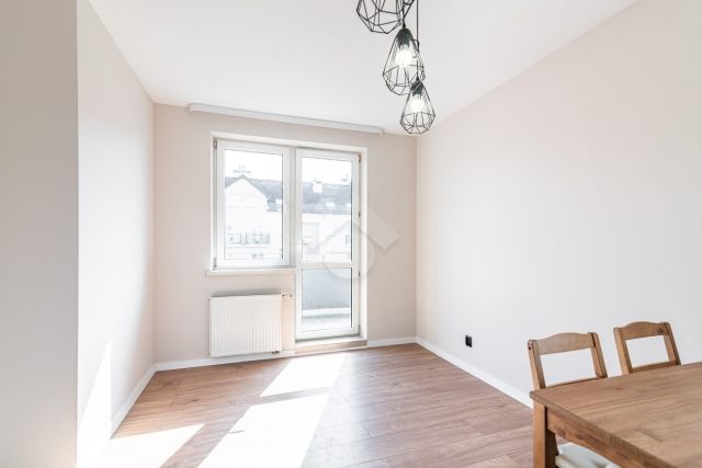 Mieszkanie 3-pokojowe Kraków Kurdwanów. Zdjęcie 4